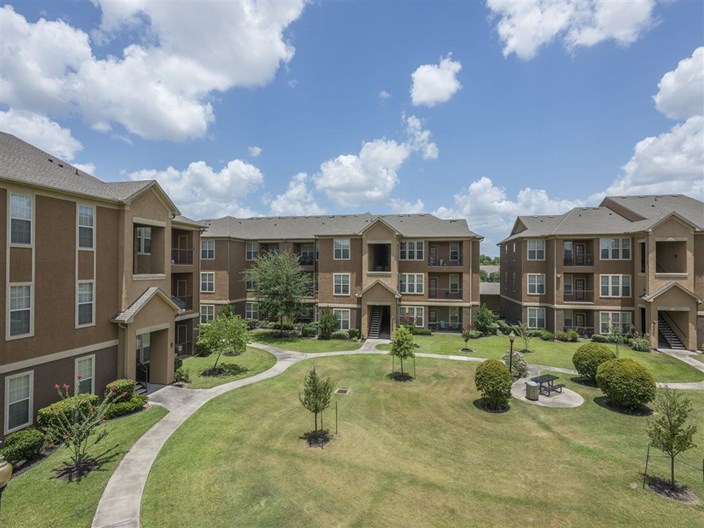 Tiburon Apartments Houston - $781+ for 1, 2 & 3 Bed Apts