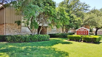 London Square Apartments Farmers Branch Texas