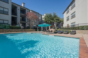 Chimney Hill Apartments Dallas Texas