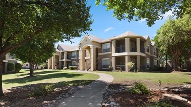 Legends at Chase Oaks Apartments Plano Texas