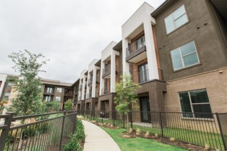 Landing at Centreport Apartments Fort Worth Texas