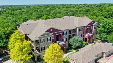 Eaves Twin Creeks Apartments Allen Texas