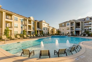 7970 Grand Apartments Richmond Texas