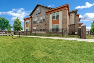 Boston Heights Apartments Benbrook Texas