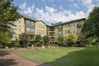 Lakeside at Legacy Village Apartments Plano Texas