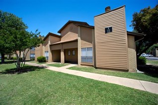 Cottonwood Apartments Addison Texas