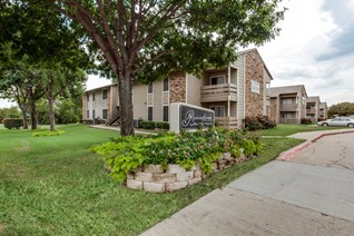 Running Brook Apartments Arlington Texas