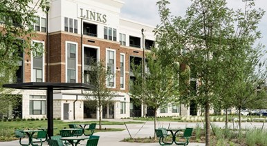 Links on PGA Parkway II Apartments Frisco Texas