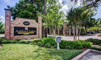 Ashford Lakes Apartments Houston Texas