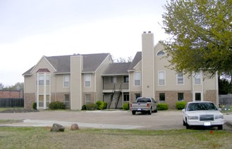 Hampton Court Apartments Garland Texas