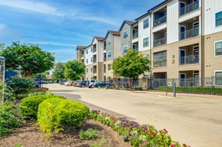 Waller Creekside on 51st Apartments Austin Texas