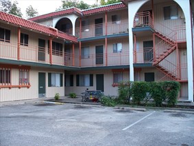 Los Arcos Apartments Austin Texas