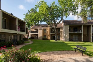 Fairway at Bellevue Apartments Richmond Texas