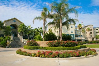 Club of the Isle Apartments Galveston Texas