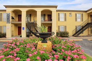 La Valencia Apartments Houston Texas