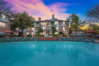 Centre at Columbia Court Apartments Houston Texas