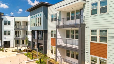 Birdie on Woodland Greens Apartments Austin Texas