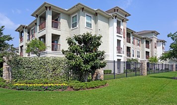 Sorrento at Tuscan Lakes Apartments League City Texas