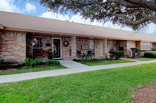 Stones Throw Apartments Friendswood Texas