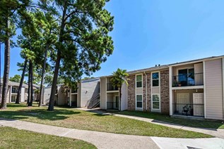 800 at Bellshire Apartments Conroe Texas