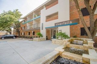 Riverfalls at Bellmar Apartments Dallas Texas