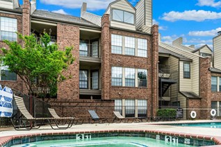 Tides at Lake Village Apartments Garland Texas