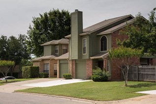 Waterbury Place Apartments Arlington Texas