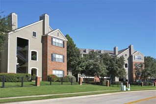 MacArthur Ridge Apartments Irving Texas