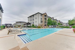 Vine + Vail Apartments Grapevine Texas