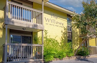 Willows Apartments Austin Texas