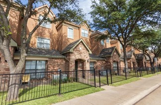 Brownstones Apartments Dallas Texas