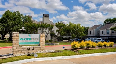 Waterford on the Meadow Apartments Plano Texas