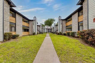 Lawson Apartments Benbrook Texas