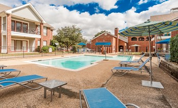 Oakwood Apartments Bedford Texas