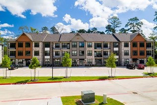 Woodridge at Grand Central Park Apartments Conroe Texas