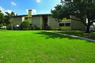 Falls & Oak Village Apartments Fort Worth Texas