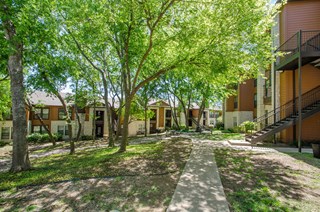 Saratoga Ridge Apartments Austin Texas