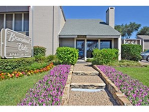 Braeswood Oaks Houston - $695+ for 1, 2 & 3 Bed Apts