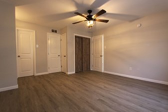 Story Hill Apartments Irving - $785+ for 1 & 2 Bed Apts