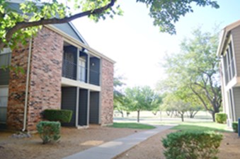 Villa Siena Carrollton - $839+ for 1 & 2 Bed Apts