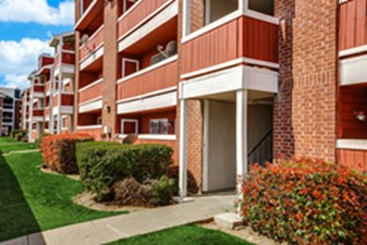 Brandon Mill Apartments Dallas - $730+ for 1 & 2 Bed Apts