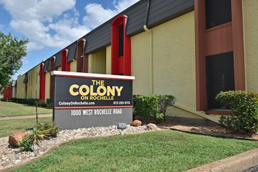 Colony on Rochelle Apartments Irving Texas