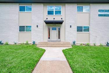 Crawford Corner at Bishop Ridge Apartments Dallas Texas
