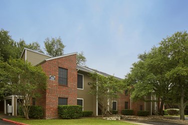 High Oaks Apartments Austin Texas