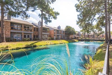 Discover the Retreat Apartments Spring Texas