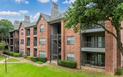 Oaks Hackberry Creek I & II Irving, TX