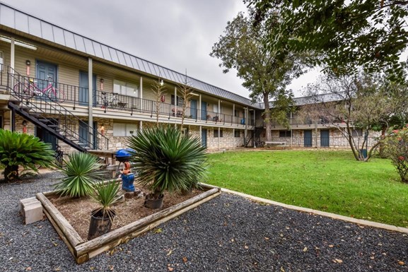 District 53 Austin 900+ for 1, 2 &amp; 3 Bed Apts