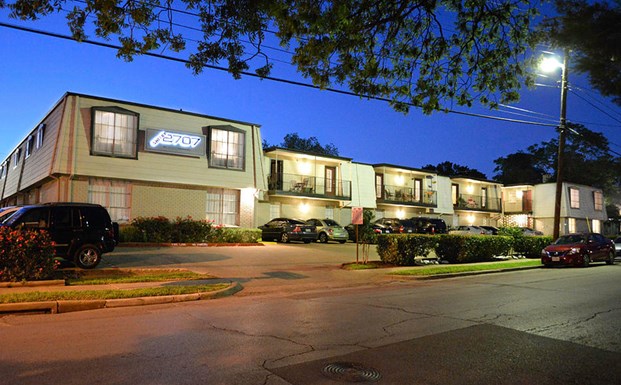 Shelby 2707 Apartments Dallas 809+ for 1 &amp; 2 Bed Apts