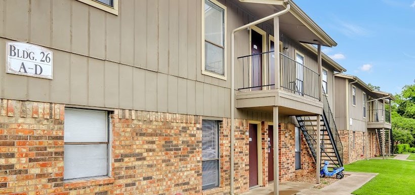 Oak Tree Stephenville 665 For 1 2 Bed Apts