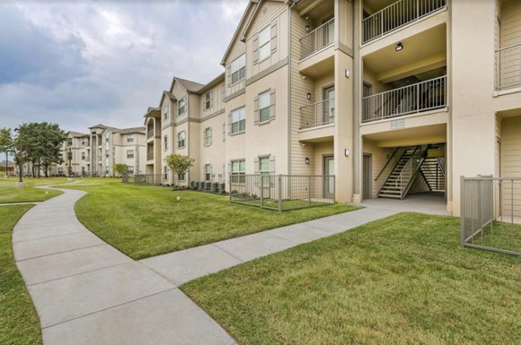 Riverside Arlington - $1115+ for 1, 2 & 3 Bed Apts